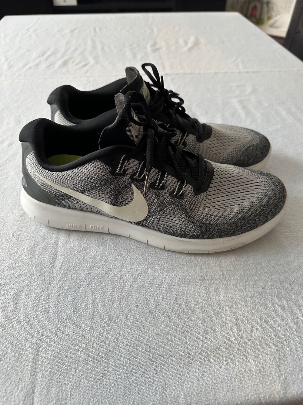 Nike Free RN wolf gray/white/blsck
